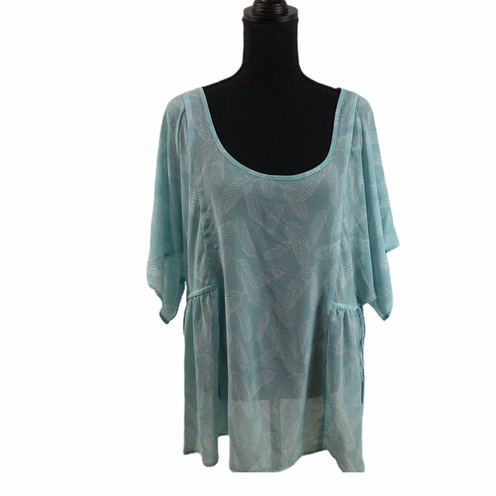 NWOT - Torrid Blue and White Blouse